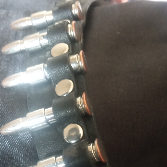 Vintage Black Leather Bracelet with Silver Bullets - Picture 14 of 15